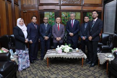 KUNJUNGAN HORMAT MAJLIS PENGURUSAN TAMAN NEGERI